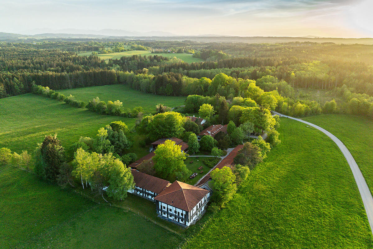 ZIST Luftbild im Sonnenuntergang