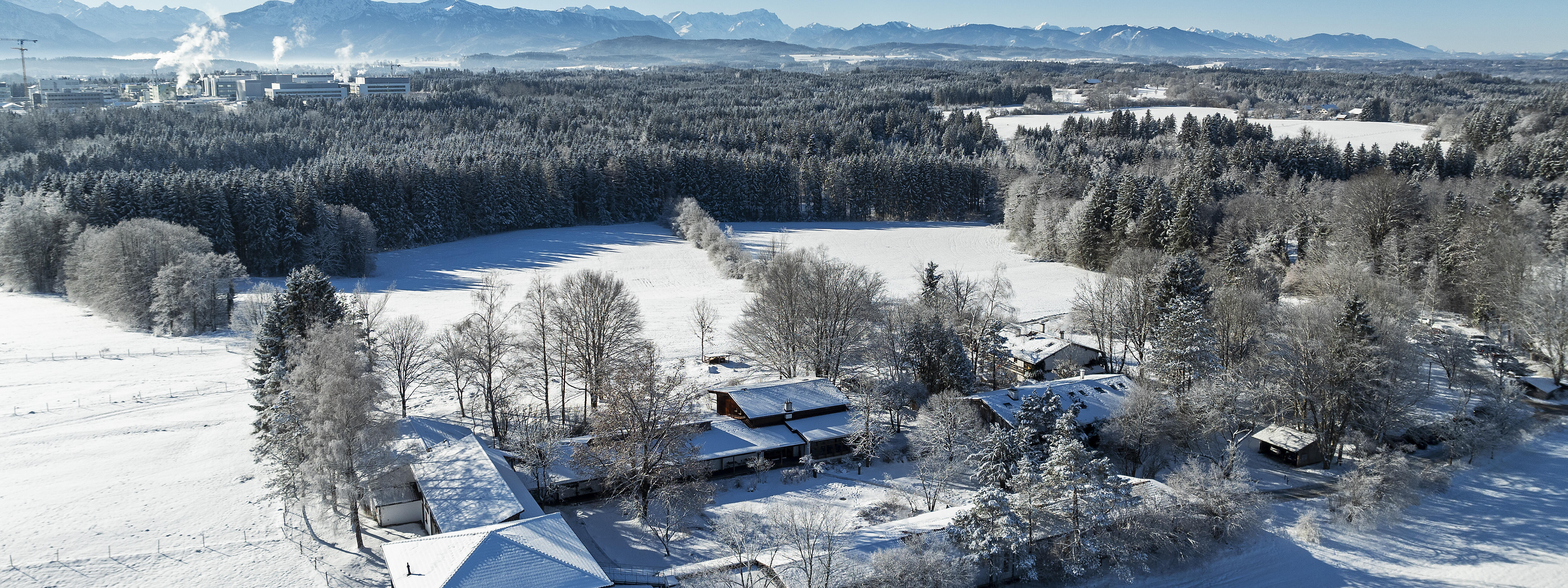 ZIST in verschneiter Winterlandschaft