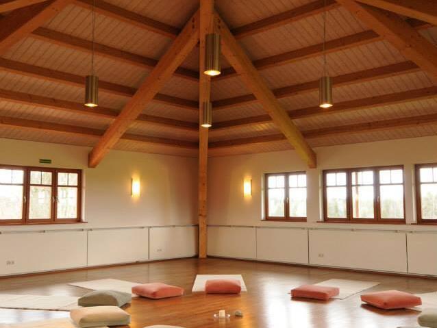 ZIST Turmzimmer mit Yogamatten