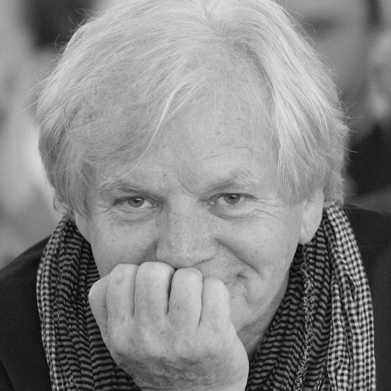 Gustav Marlock, Dipl.-Päd., Psychologischer Psychotherapeut, Lehrtherapeut und Supervisor für tiefenpsychologisch fundierte Psychotherapie. Herausgeber des Handbuchs Körperpsychotherapie (Psychodynamik, Selbstbildung).