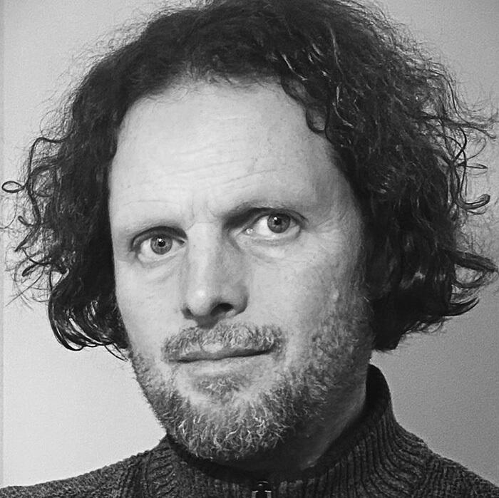 Christoph Keil, Dipl.-Psych., Psychologischer Psychotherapeut in tiefenpsychologisch fundierter Psychotherapie. Seit 2002 praktizierender Schüler im Diamond Approach. Nach zwölfjährigem Lehrertraining zertifizierter Diamond Approach Lehrer.