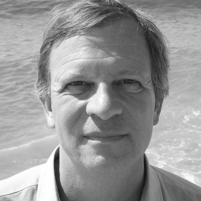 Peter Bourquin ist Referent in ZIST und ausgebildet unter anderem in Gestalttherapie, Integrative Psychotherapy und Brainspotting, arbeitet er hauptsächlich mit dem Familienstellen.