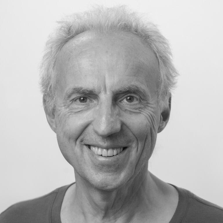 Andreas Gerber ist Musiker, Rhythmus- und Improvisationslehrer und Referent in ZIST.