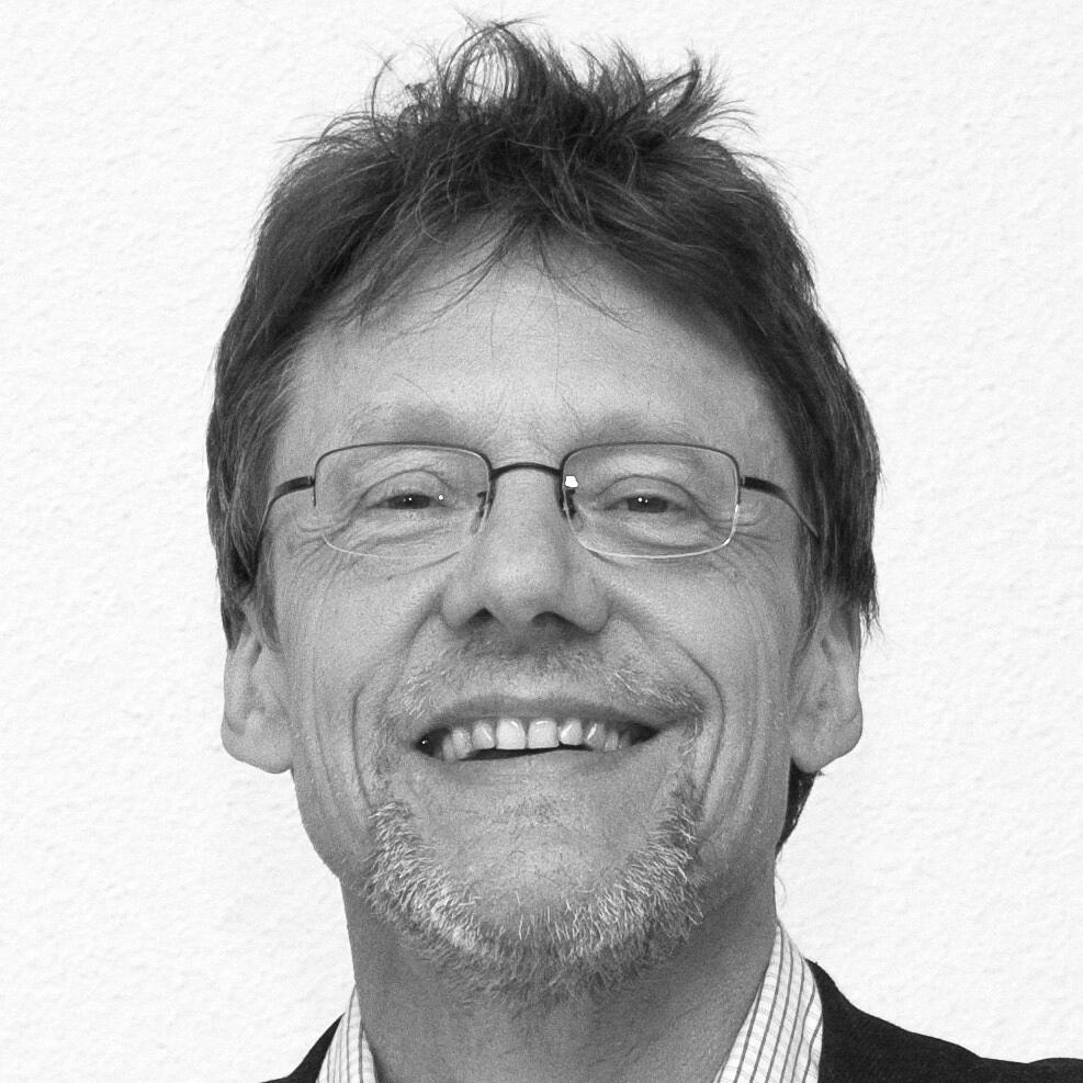 Dr. phil. Reinhard Hauser ist Psychologe, Psychotherapeut, Trainer und Supervisor (Gruppenpsychotherapie / Prozessorientierte Psychotherapie).
