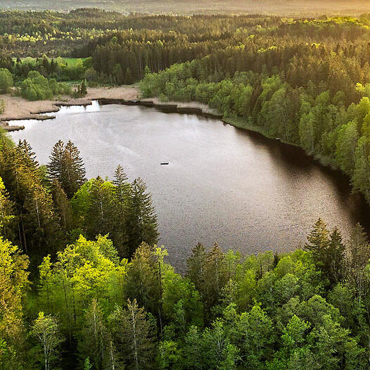 See bei ZIST aus der Luft bei Abendsonne