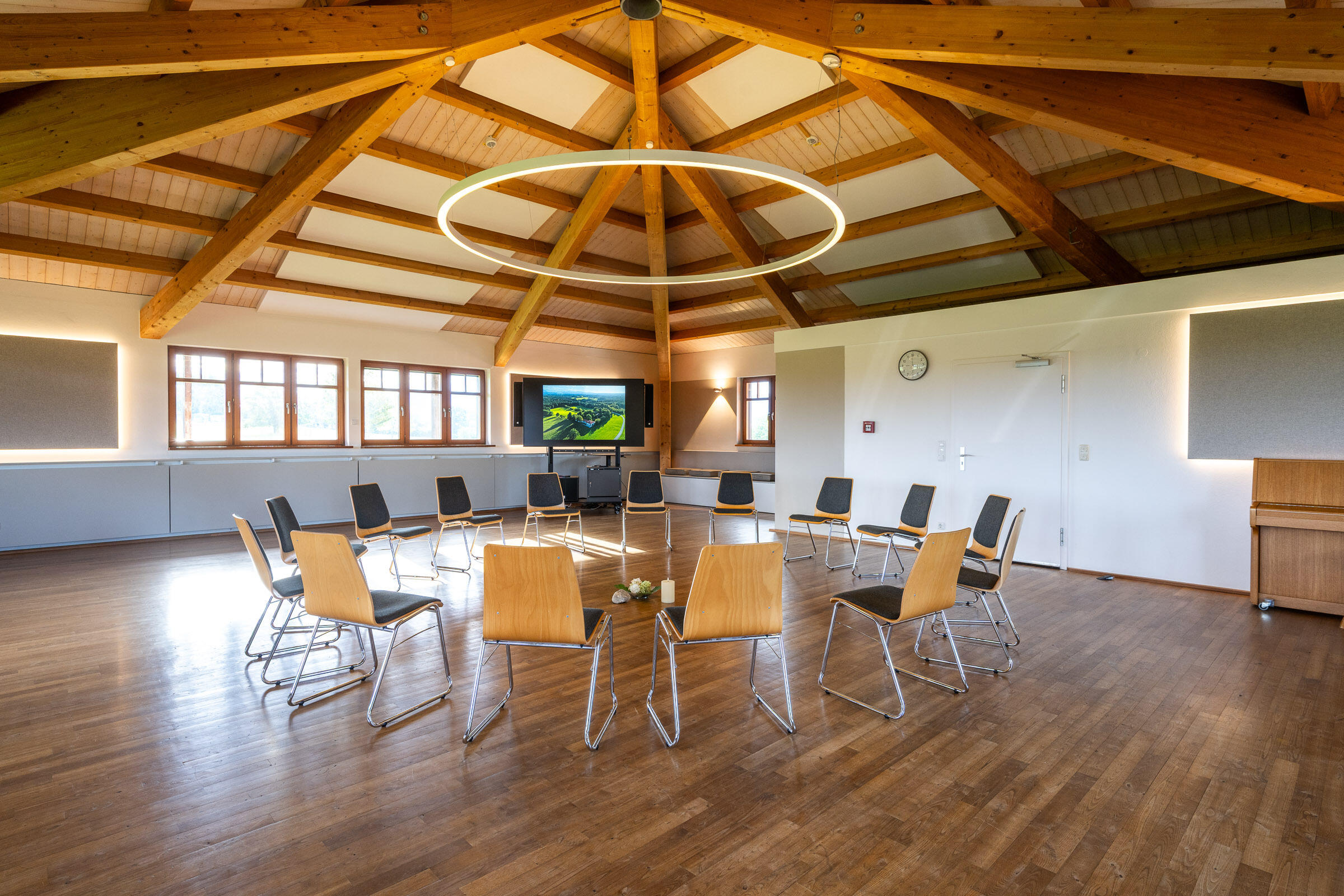 Der Turm in ZIST wurde für Workshops und Veranstaltungen mit modernster Technik ausgestattet