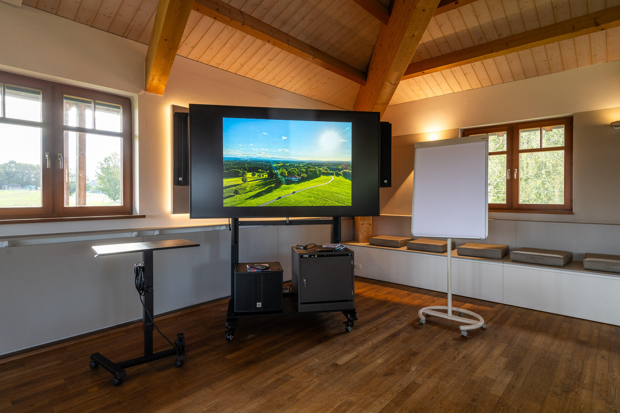 Neue Technik im Turm für Workshops in ZIST